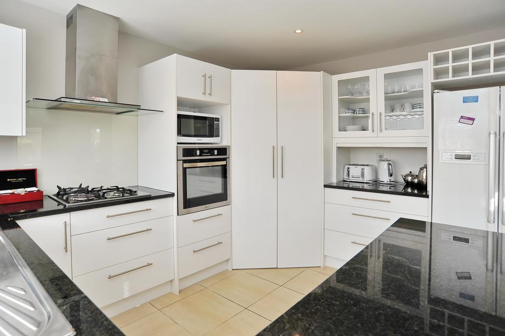 Regents 94B - Christchurch Holiday Homes Экстерьер фото